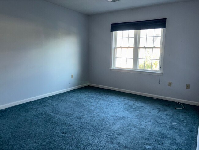 Building Photo - 95 Green Briar Rd