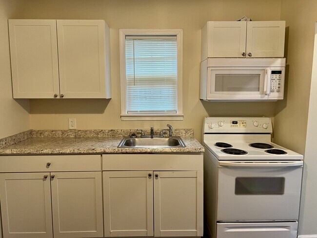 Building Photo - 809 N Owasso Ave