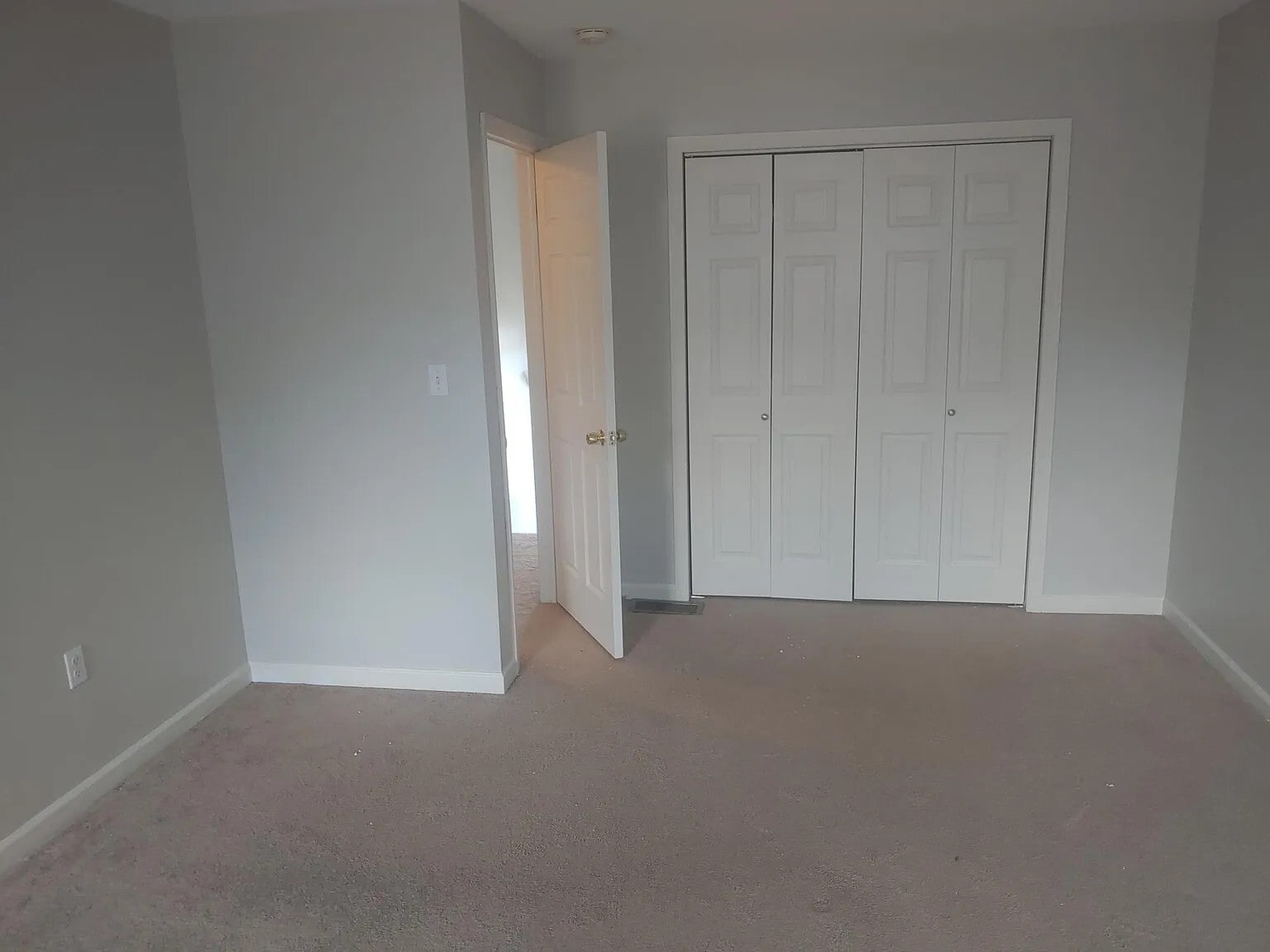 Building Photo - 658 S Keyser Ave