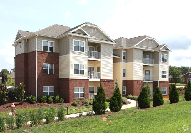 Building Photo - Glenwood Hills