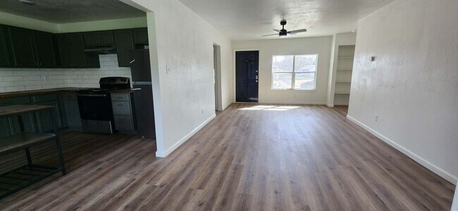 Building Photo - Beautifully Remodeled 3 Bed / 2 Bath Home with Large Backyard