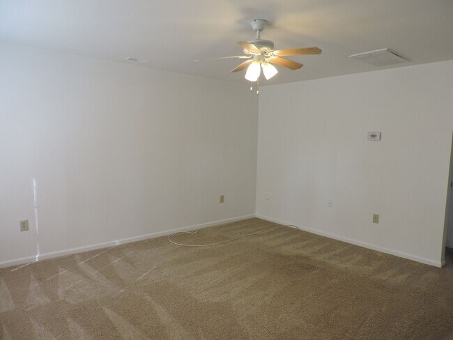 Building Photo - 6687Cedar Lakeside Dr