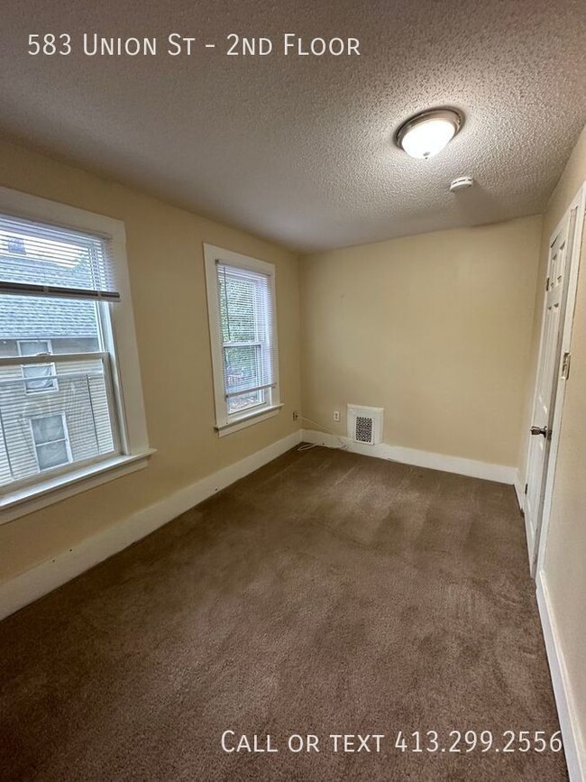 Building Photo - Spacious 3 Bedroom Unit in Springfield's O...