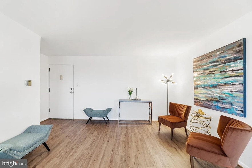 Building Photo - 5111 8th Rd S