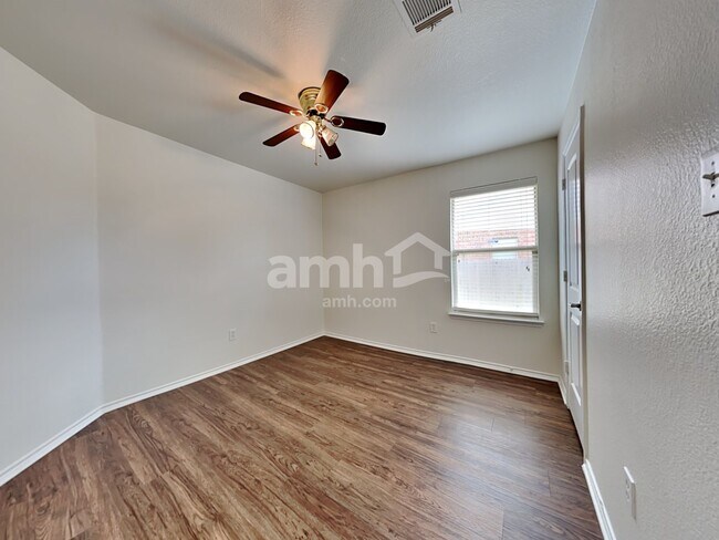 Building Photo - 2002 Wagon Trail