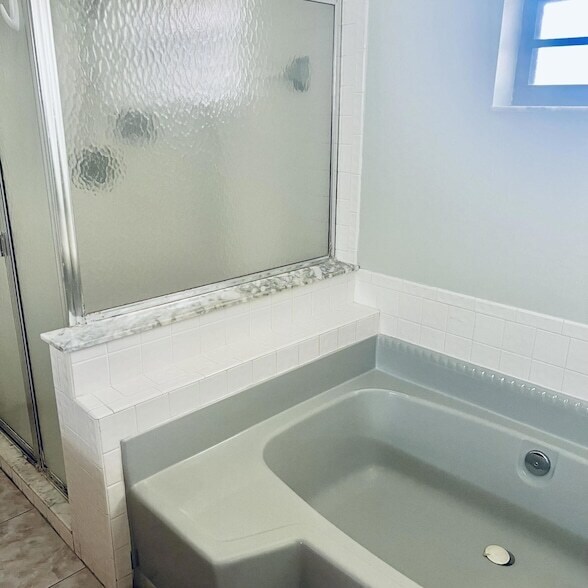 Building Photo - 6911 NW Dorothy St