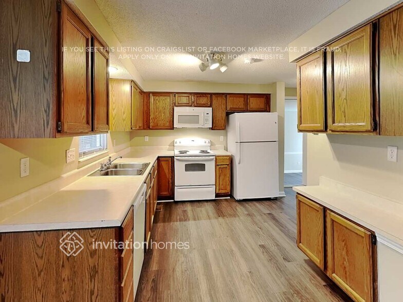 Building Photo - 7501 Batavia Ln