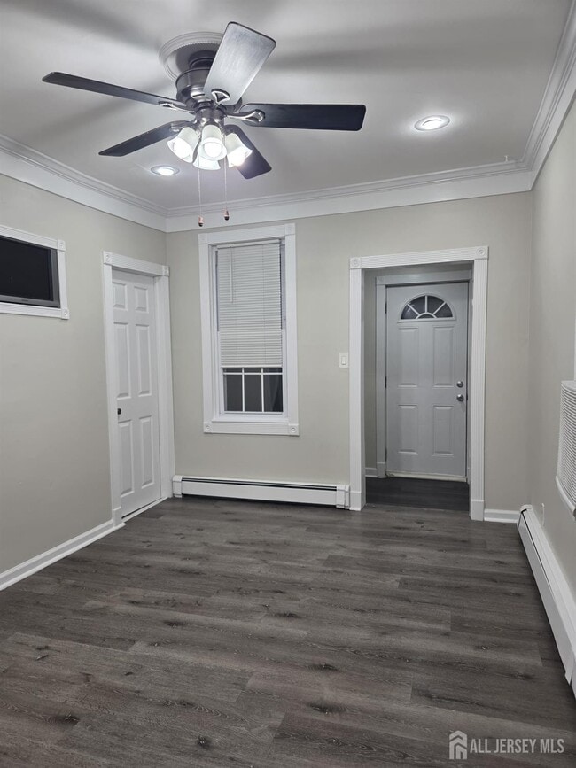 Building Photo - 537 Harrington St