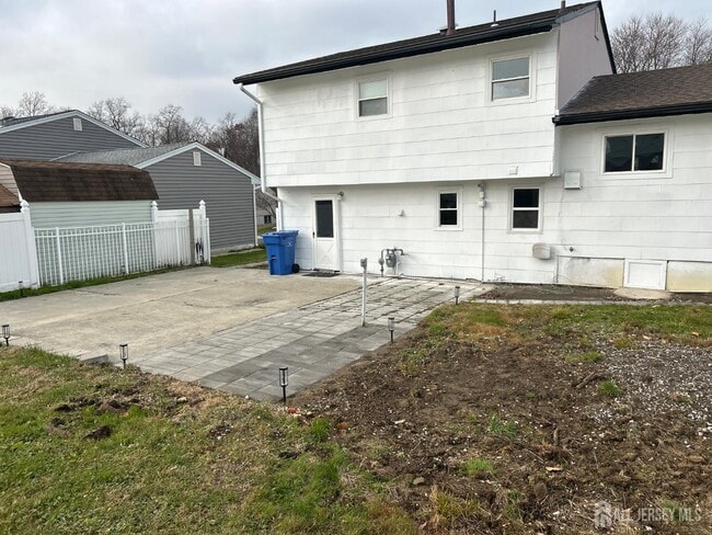 Building Photo - 106 Boulevard W