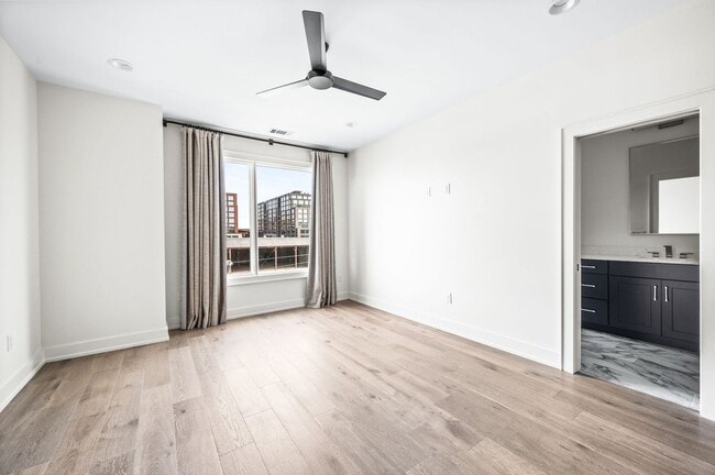 Building Photo - Stunning 3BE/3.5BA brownstone in the heart of historic Germantown!