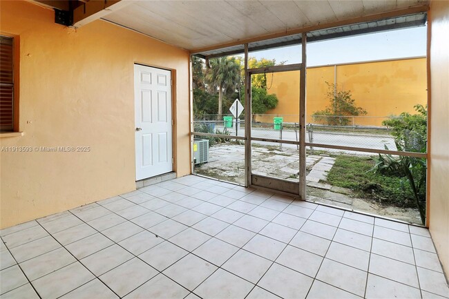 Building Photo - 5975 NW 25th Ct