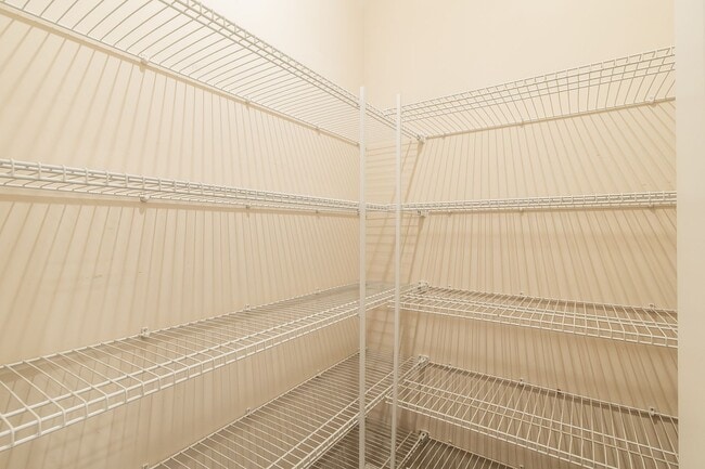 Building Photo - Third month rent free if you sign a lease before 01/31! Spacious 4 Bedroom, 3.5 Bath Home for Ren...