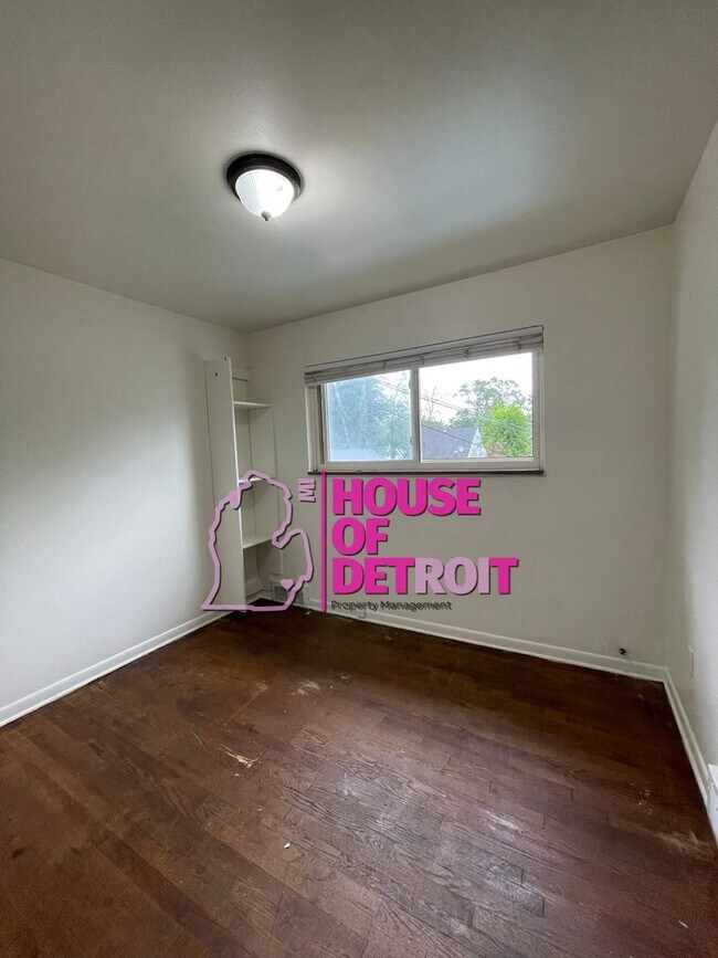 Building Photo - 15368 Hubbell Ave