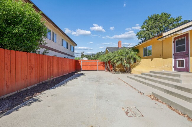 Building Photo - 133 N Tassajara Dr