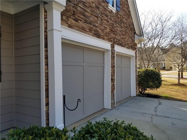 Building Photo - 999 Harvest Brook Dr NE