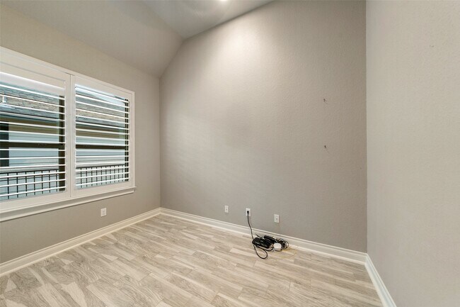 Building Photo - 199 Springs Edge Dr