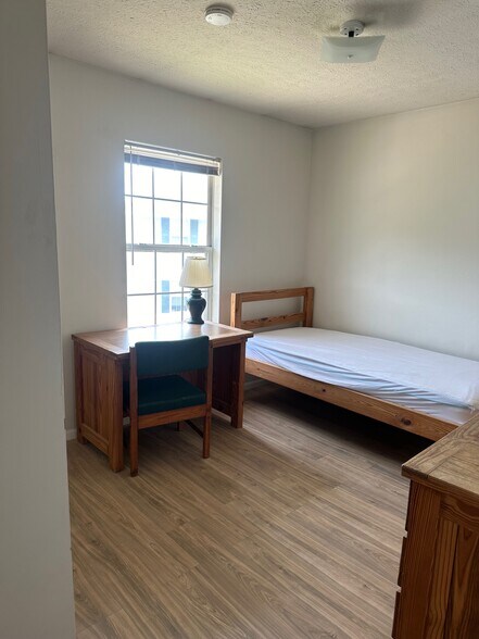 Building Photo - 15 S Shafer St