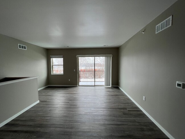 Building Photo - 4440 - 4450 S 26th St