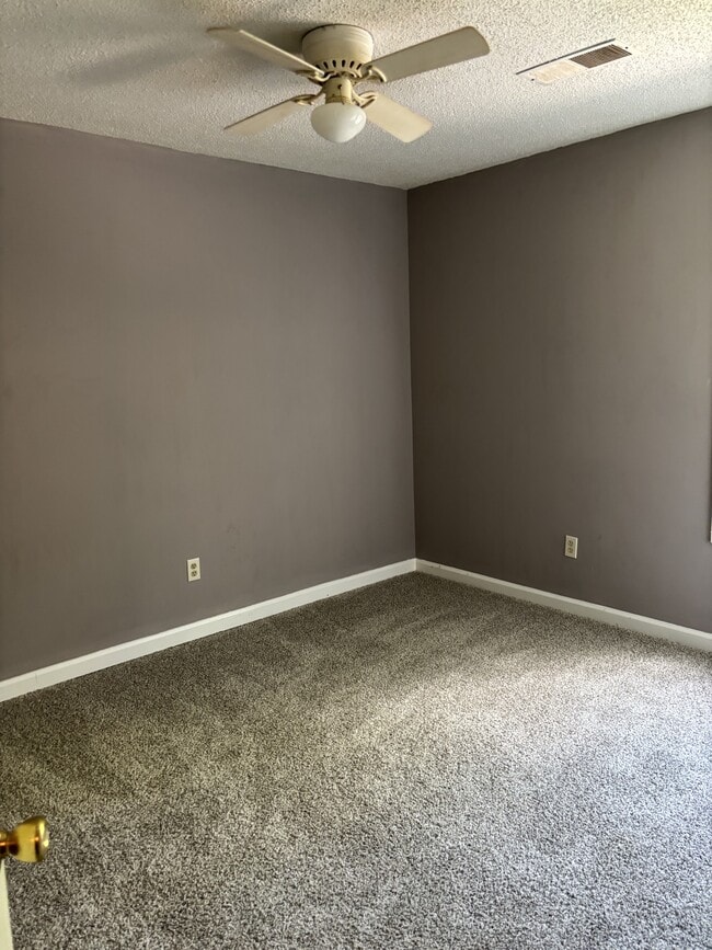Building Photo - 283 Adkins Cir