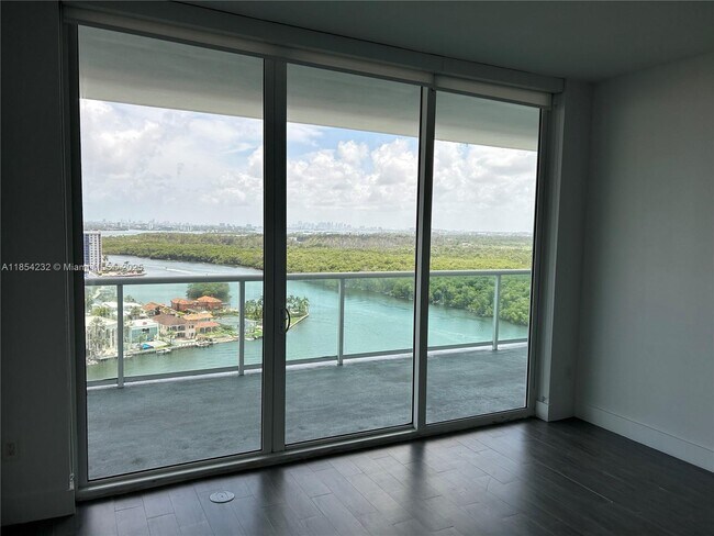 Building Photo - 400 Sunny Isles Blvd