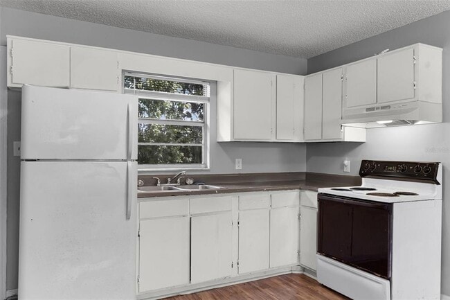 Building Photo - 601 State Ave