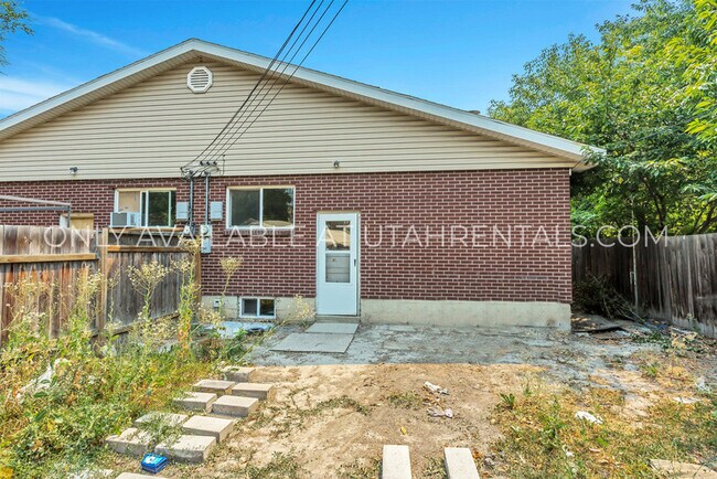 Building Photo - 729 E 4565 S