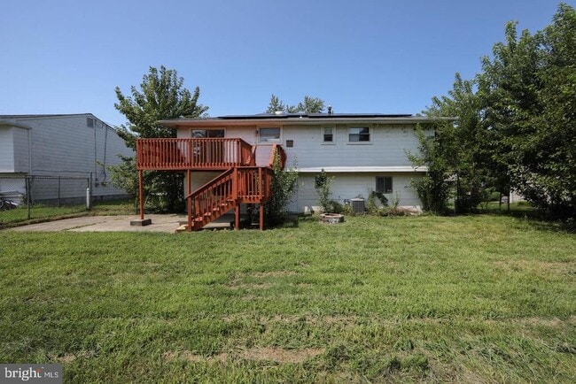 Building Photo - 15 Knollwood Dr