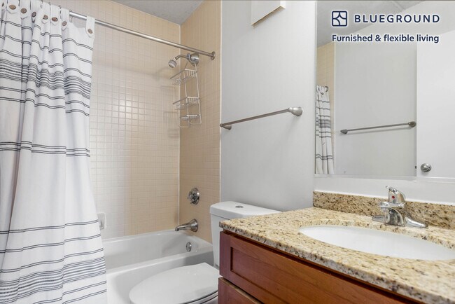 Building Photo - 10 Magazine St