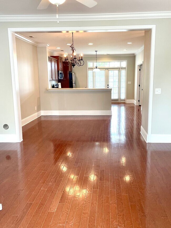 Building Photo - Lakeside Living in Loudon