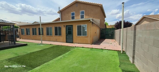 Building Photo - 5052 Westfield Dr NE