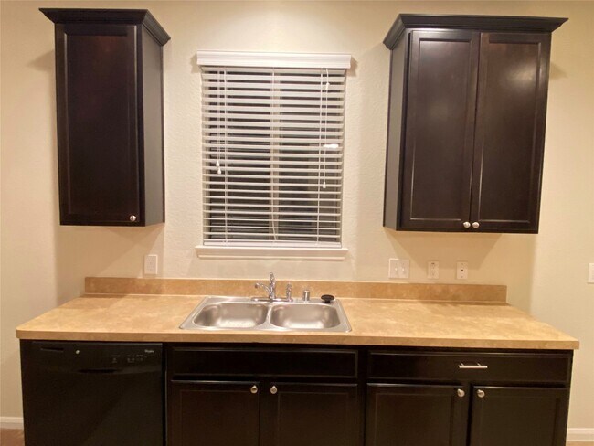 Building Photo - 819 Messina Ln