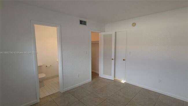 Building Photo - 8650 SW 67th Ave