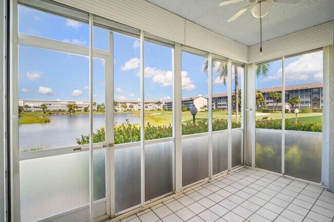 Building Photo - Stunning 2 beds 2 baths condo with lake vi...
