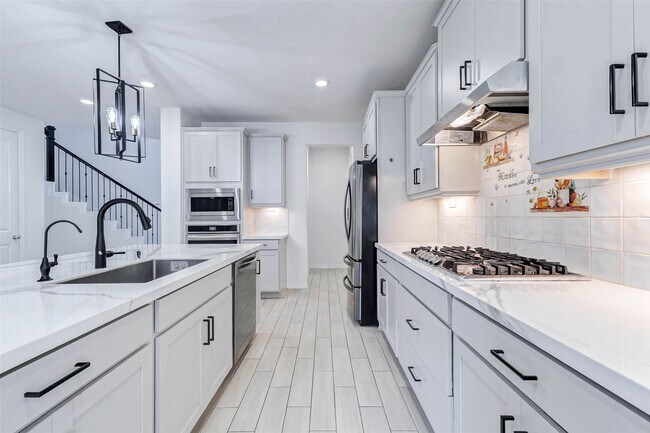 Building Photo - 30711 Thicket Ct
