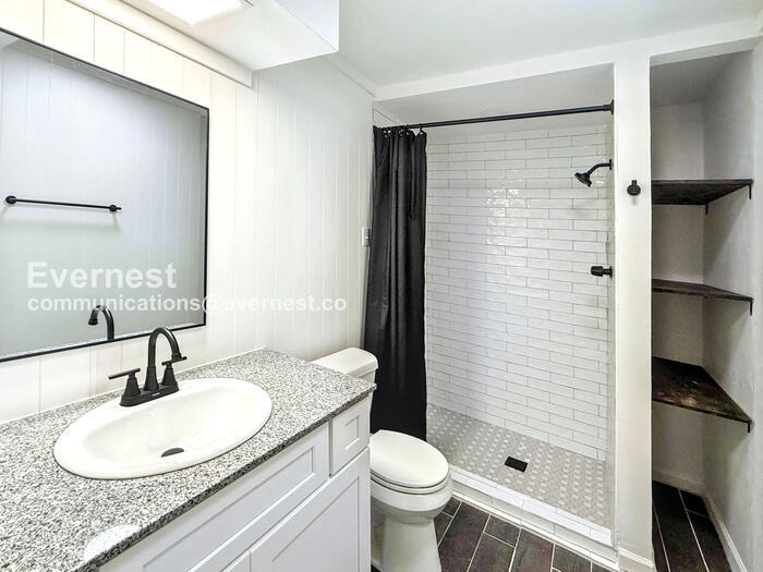 Building Photo - 2201 Montreat Cir