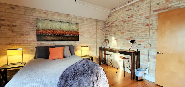 Building Photo - Off-Season Rental 1 Bedroom Condo Grand Tr...