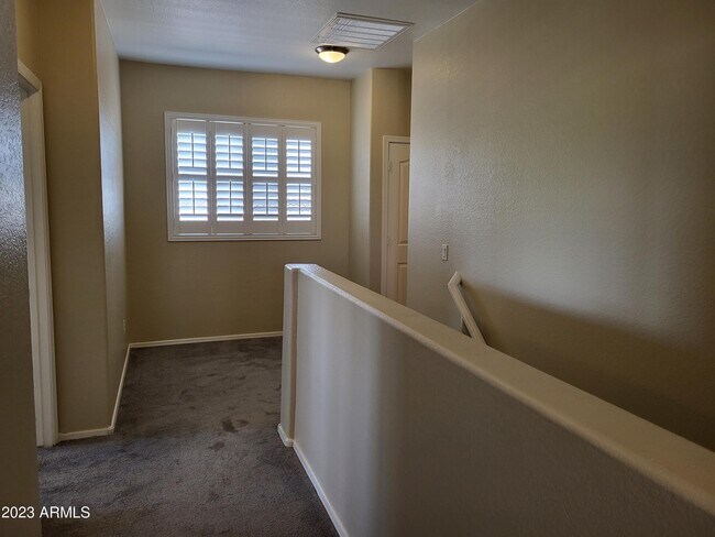 Building Photo - 6816 W Buckskin Trail