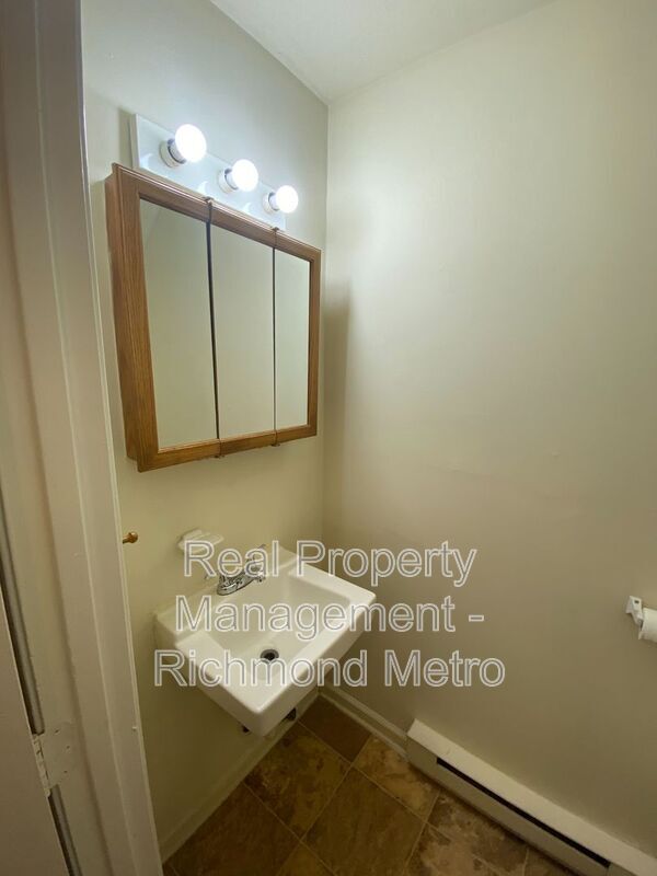 Building Photo - 5500 Stella Rd