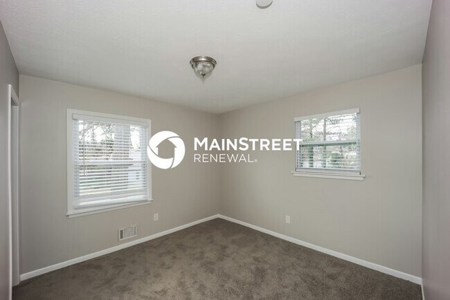 Building Photo - 3 Bedroom Pet-Friendly Home in College Park, GA with Main Street Renewal