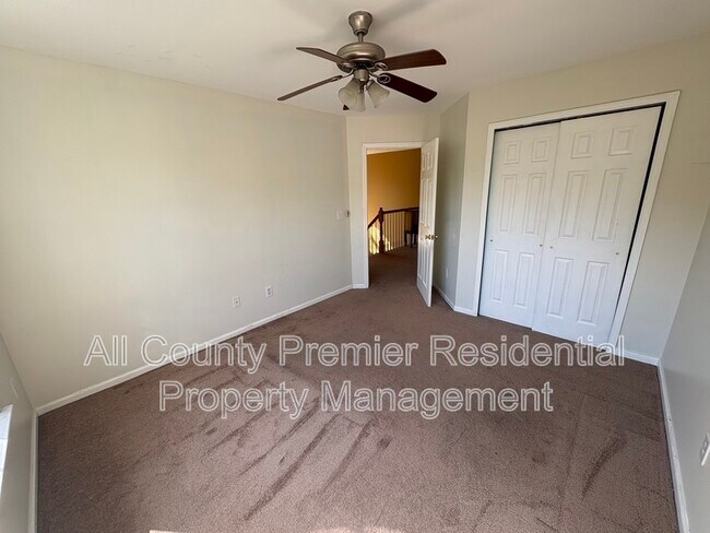 Building Photo - 74 Oxford Ct