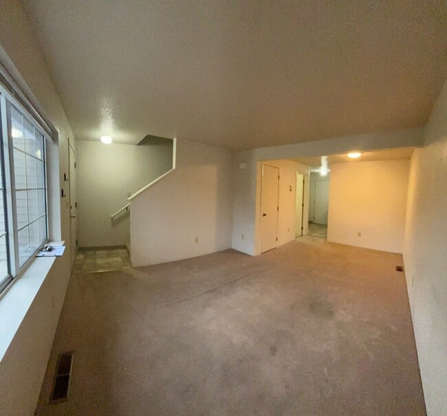 Building Photo - Grant Creek Condo