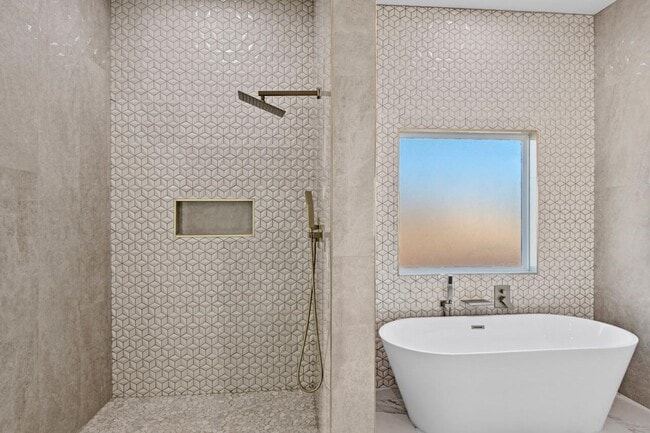Building Photo - 206 E Persimmon Dr