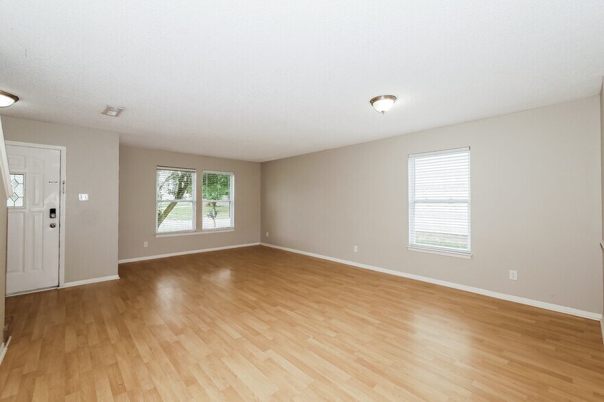 Building Photo - 6058 Amber Valley Ln