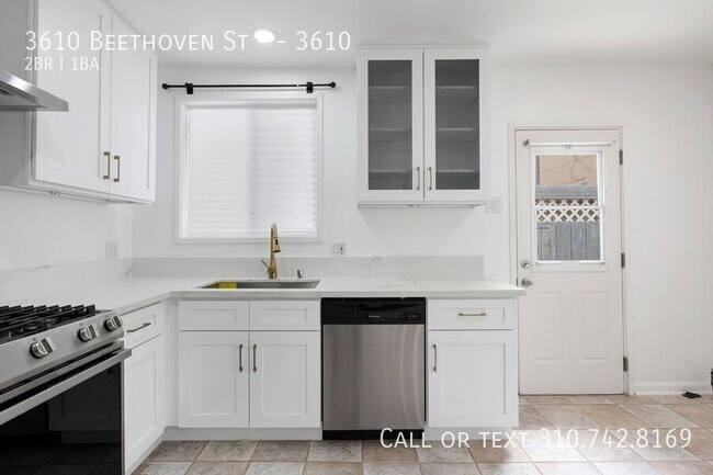 Building Photo - 3610 Beethoven St