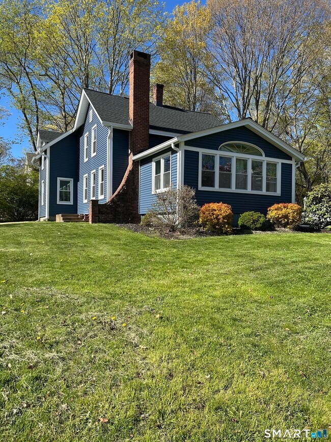 Building Photo - 24 N Main St