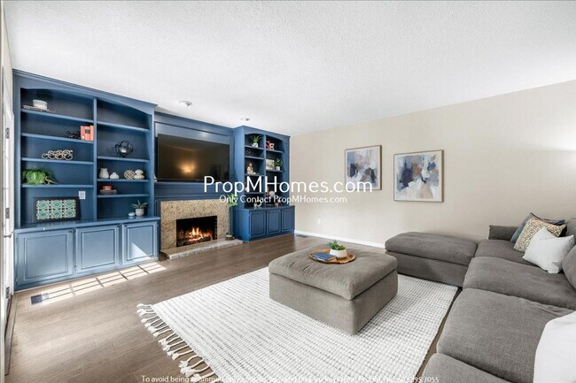 Building Photo - 17981 SW Meadowlark Ln