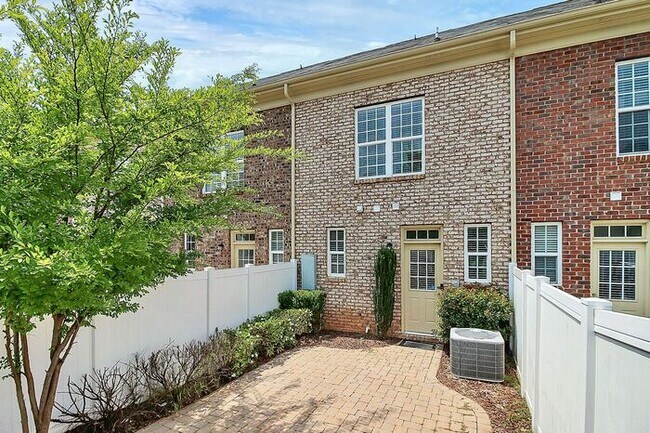 Building Photo - 2BD/2.5BA Townhome w/ ADDITIONAL LOFT in Market Street at Cedar Walk!