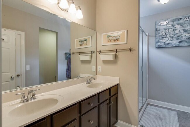 Building Photo - Gorgeous 4 Bed/3.5 Bath Home in Mt. Juliet