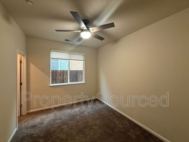 Building Photo - 3832 Lookout Dr