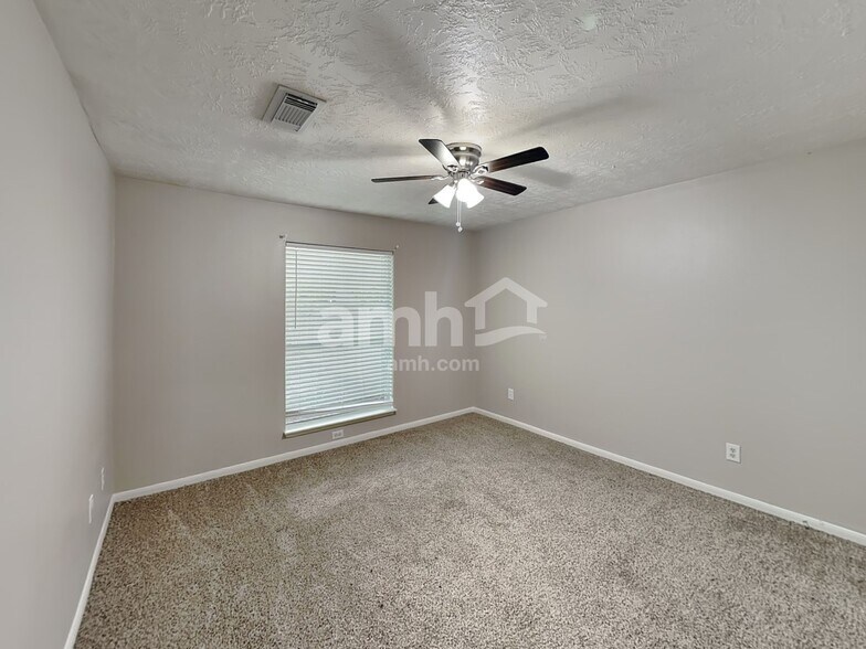 Building Photo - 7010 Grant Dr